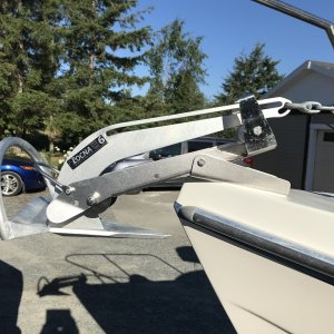 Rocna 6kg fisherman anchor. SeaDog pivoting bow roller.