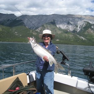 mom started with a 7.5lb lake trout