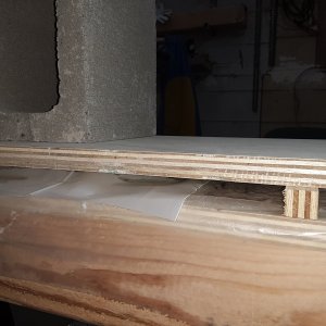 keeps the board and blocks from leaning and making it uneven thickness
