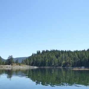 Exploring the Octopus Islands via dinghy