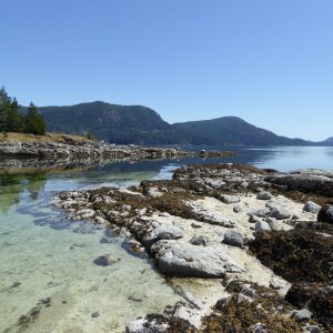 Exploring the Octopus Islands via dinghy
