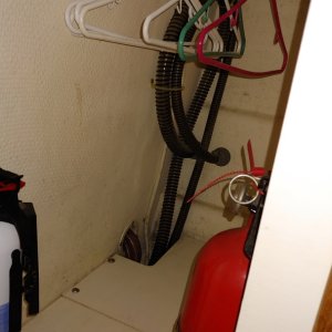 Showing 2 remote suction lines