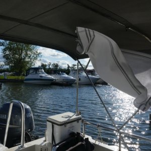 winds on upper Lake Oneida at 23mph gusting to 33 today, stayed in place at marina. 1 rain day and 1 wind day out of 36 days on boat.   I caught that towel at just the right moment, don't you think?  Yes, the marina had washers and dryers.