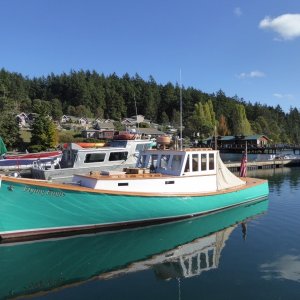 Here's that lobster boat again, same one I saw in Friday Harbor about a month ago. What a beauty!