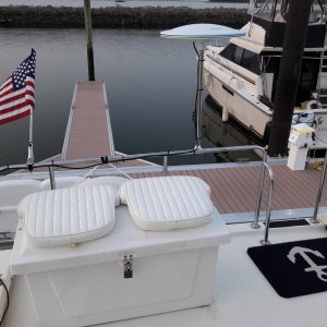 Media '20170826 191754' in album 'Slow Lane at the marina where I bought her. Next to a nice Mainship 40 trawler'