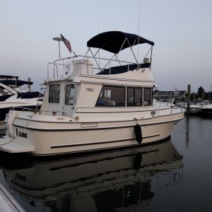 Media '20170826 192027' in album 'Slow Lane at the marina where I bought her. Next to a nice Mainship 40 trawler'