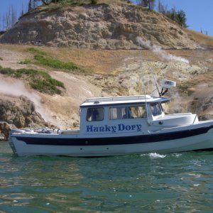 Jay Jo-Lee's Hunkydory in front of Steamboat Point