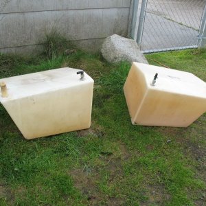 Media '25-Gallon tanks for 22 Cruiser.  Stock in 2002.' in album '25-Gallon tanks for 22 Cruiser.  Stock in 2002.'