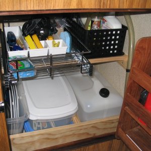 (rhys) Storage under stove