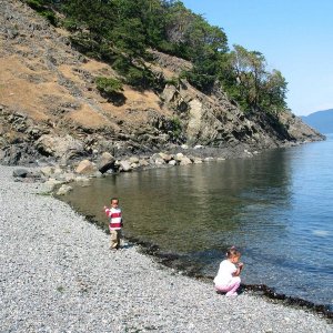 (Aiviq) On the beach at James Island