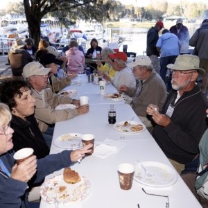 no alcohol on Pontoon Island...OK....we have our ways...