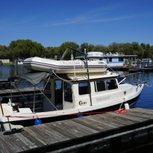 Thisaway in an empty Hontoon marina!