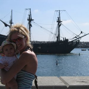 Skylar & Mommy looking 4 cap\'tn Jack