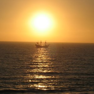 Black Pearl coming  in @ sunset @ R.B.