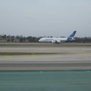 A380 historic landing here @ LAX 3-19-2007..