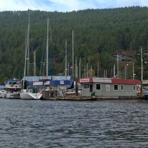 Decided to top off the tanks at Maple Bay. The outer fuel dock apparently closed down.