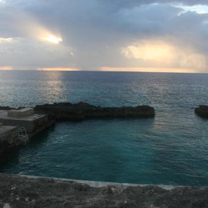 Sea Pool for easy access to dive Reefs