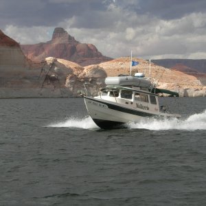 Valkyrie running upriver from Dangling Rope Marina, just as a strong cold front was preparing to blast the area...