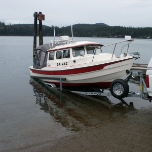 Media '(Da Nag) The first launch - Cornett Bay' in album '(Da Nag) Tanner CD22 Arch - SBS 2004'