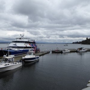 Calm enough for a short stop at the outer visitor dock - usually I prefer the slips behind the breakwater!