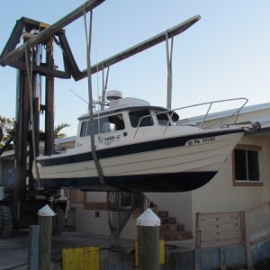 Will-C getting her bottom power washed and put back on the trailer at the Pilothouse Marina in Key Largo after a month in the water with no bottom paint. The Pilothouse 
marina was my favorite marina of the whole month long trip and we stayed in a few.