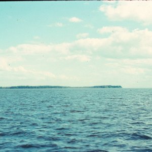 Media 'Knott\'s Island fm ICW daymark #76 -toward the east' in album 'North Landing River below Great Bridge Locks - heading south'
