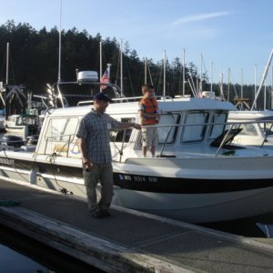 Waiting for everyone to 
gather for the christening 
of PINGU, 2007 Harbercraft.