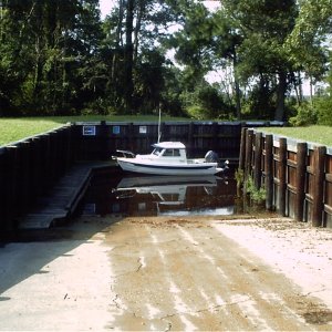 Litl' Tug at the dock