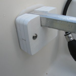 Rack support pocket