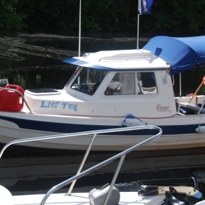 DSC 0027 - Litl' Tug arriving.