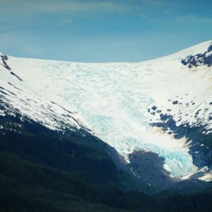 Hanging glacier near Dawes Glacier