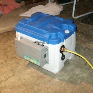 Media 'Blue Sea Battery box and charger' in album 'Blue Sea Battery box and charger'