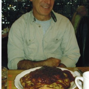 (R/J): Capt Mac (Two Lucky Fish) ordered this apple pancake at the Oak Table restaurant.