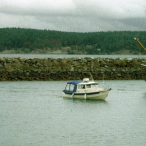 (R/J): C-Lou entering John Wayne Marina, Sequim.