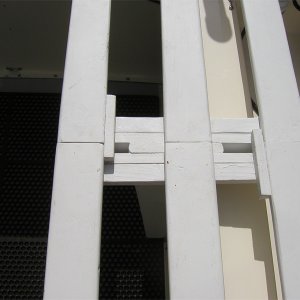 Looking down on the center support