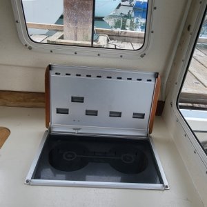 Wallas diesel stove / heater. Sink and foot pump.