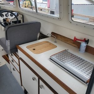 Media 'Nice clean galley and helm station.' in album 'Gelcoat, windows and overall condition is very good. Shines up nicely.'