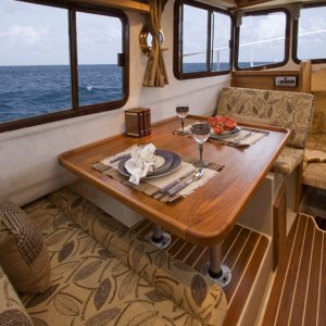 016 2008 R25 dinette