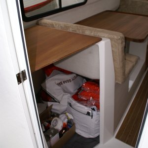 25 Ranger midship storage