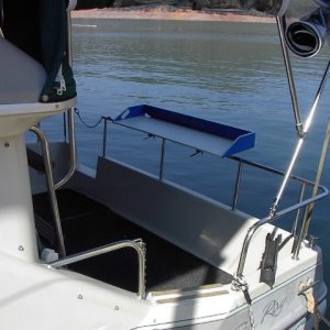 Entrance gates on both sides of boat and to rear.