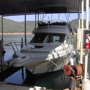 Floating Apartment / Lake Cruiser / Hideout / Sanitorium / Party Boat