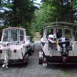(BOMBERO) 16 CUTE-C AND 22 BOMBERO SHOWING GREAT DEPTH AND BEAM OF C-DORY BOATS