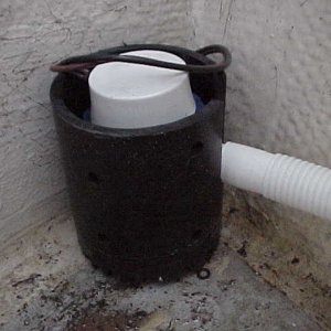 (BOMBERO) BILGE PUMP INSTILLATION,  3 INCH PVC PIPE WITH SLOT CUT TO ACCOMODATE HOSE, AND HOLES DRILLED  SO THE PIPE CAN BE SCREWED TO THE BULKHEAD OR STERN.....NOT THE FLOOR