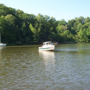 The @C in Brewer Creek off the Severn River near Annapolis, MD
Friends from Canada aboard.
May 2008