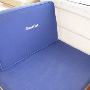 Covertible front/back facing Admiral's seat