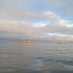 Another glorious morning outside with no wind and an invisible swell.  The swell was so far apart that it only became apparent when near a shoal (suddenly a big splash) or when on plane (upppp and dowwwn).