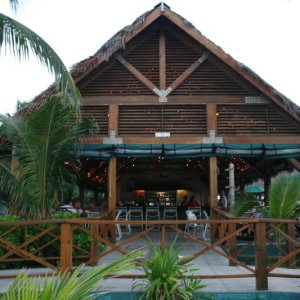 2008 004
