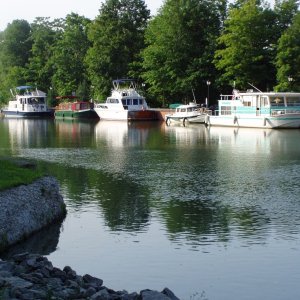 "Little" C-Dory with Bigger Boats on Erie Canal
