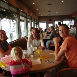 Aurelia crew at breakfast
Sunday morning
