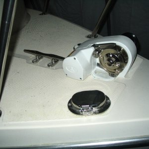 New Horizon 600 Windlass